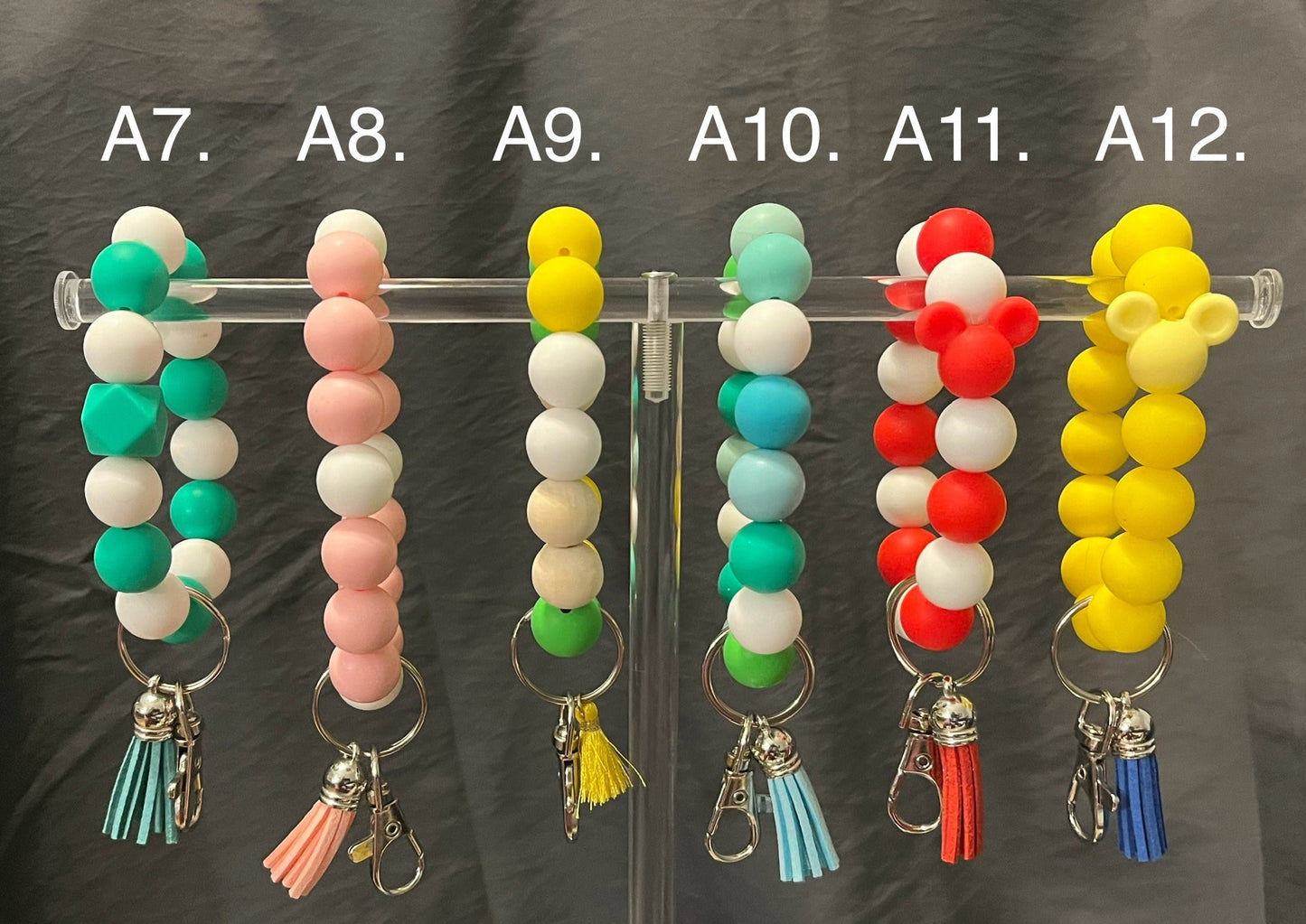 Elegance at Your Fingertips: Stylish Silicon Wristlet Keychain for On-the-Go Convenience!